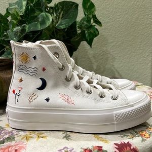 Embroidered platform high top converse